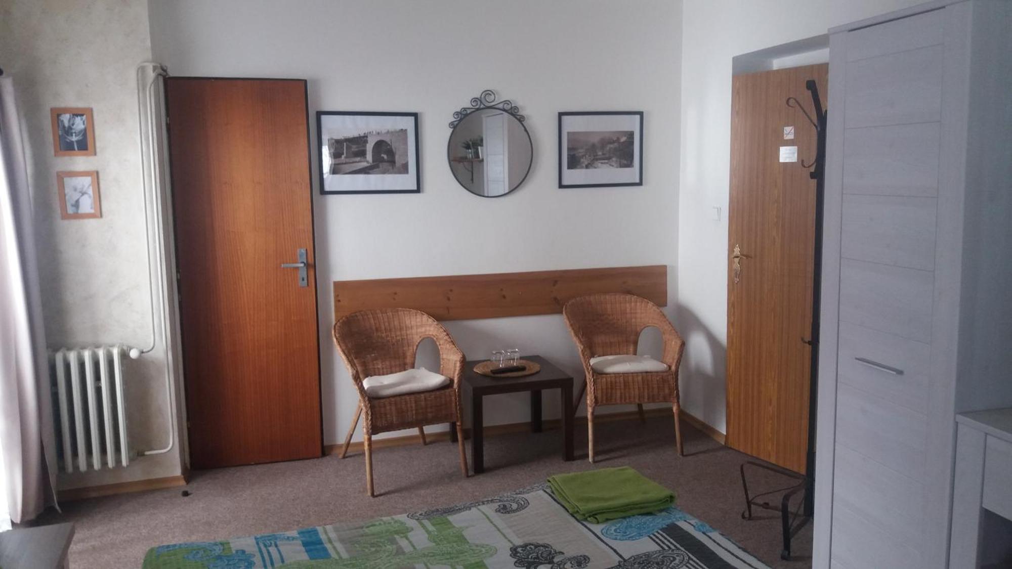 Penzion A Restaurace Modra Ruze Tábor Rom bilde