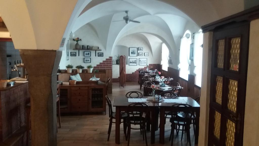 Penzion A Restaurace Modra Ruze Tábor Eksteriør bilde