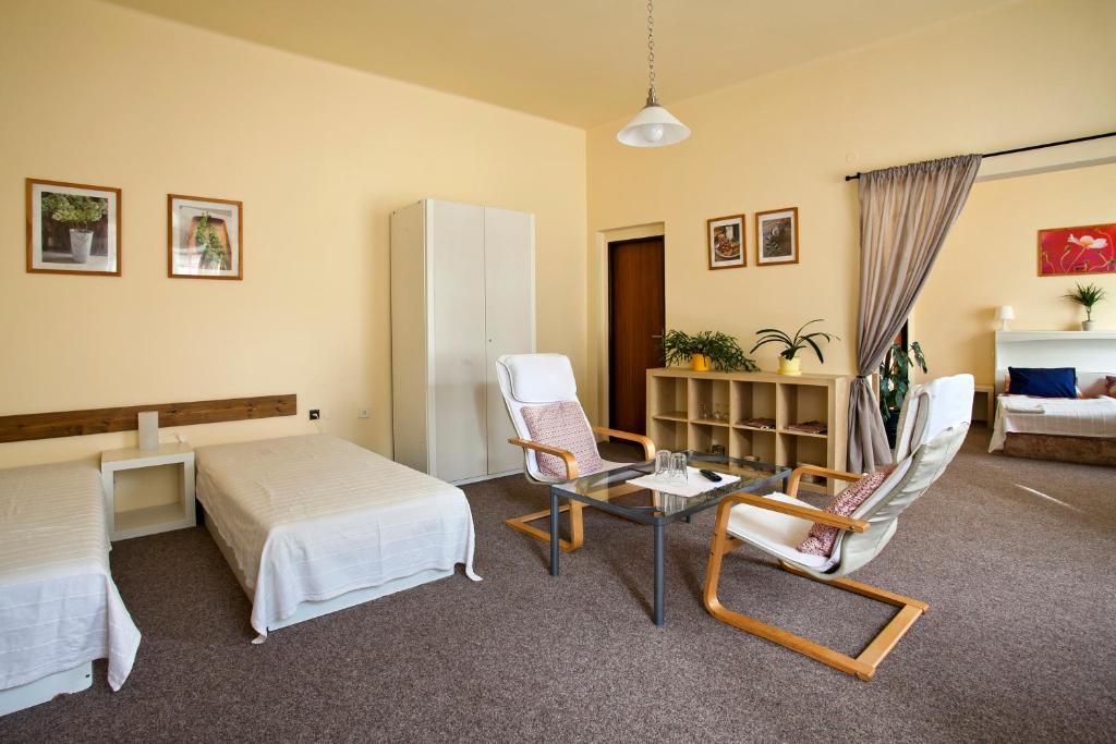 Penzion A Restaurace Modra Ruze Tábor Rom bilde
